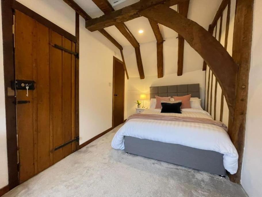 Rural Country Suites - Judge'S Lodge East Grinstead Exterior photo