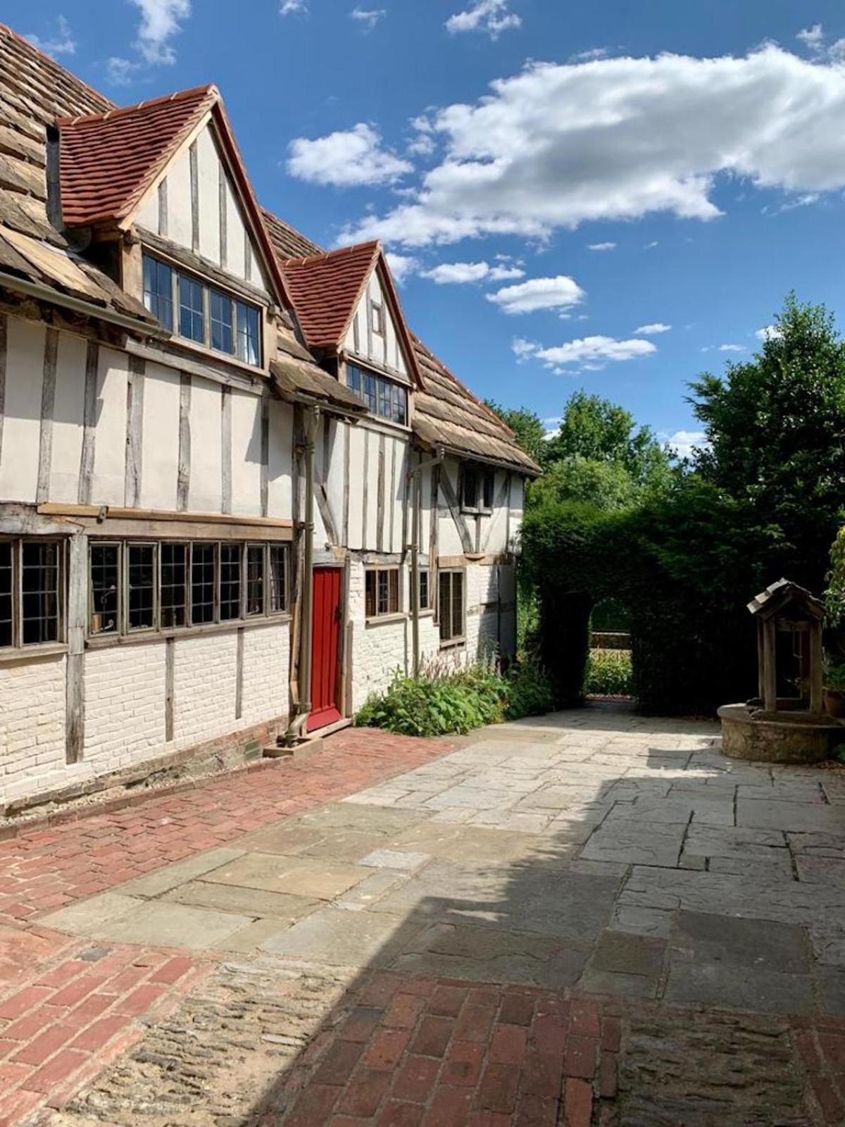 Rural Country Suites - Judge'S Lodge East Grinstead Exterior photo